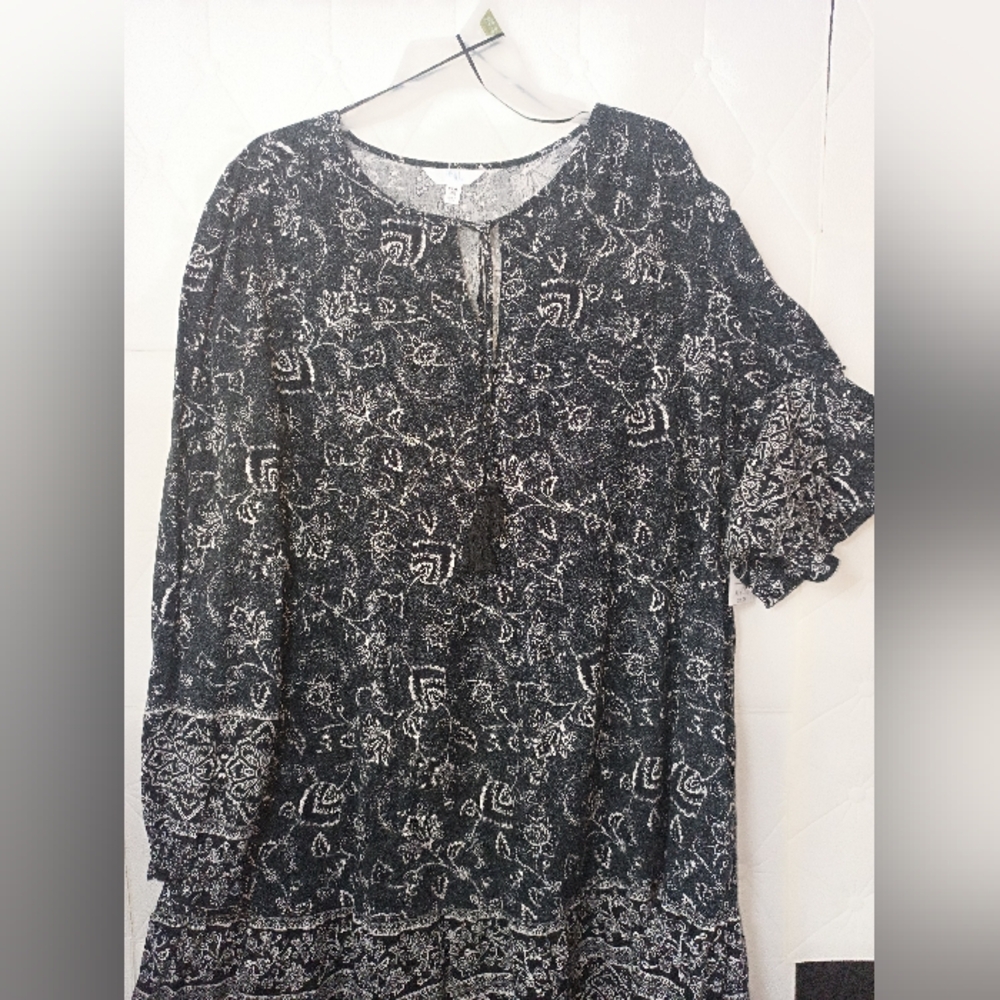 Time and Tru Long Sleeve Border Print Dress